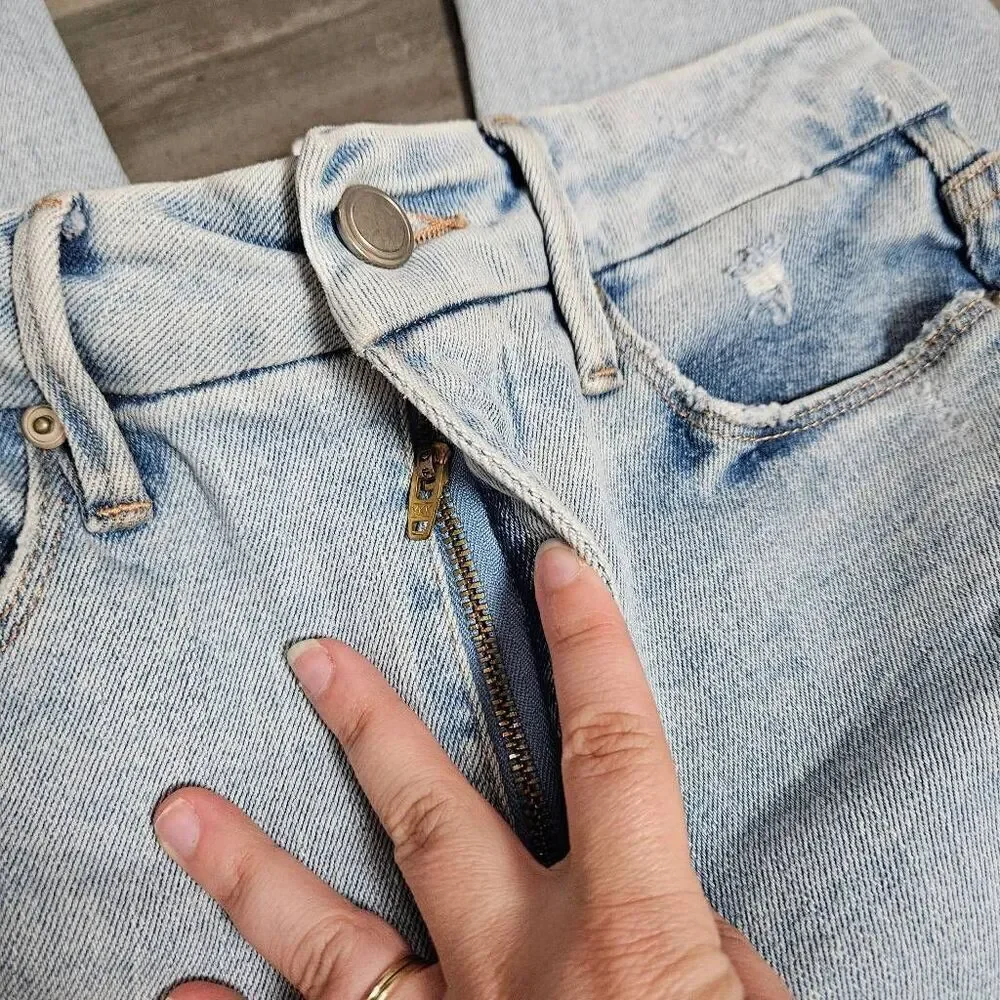 Good American Good Curve Straight Jeans